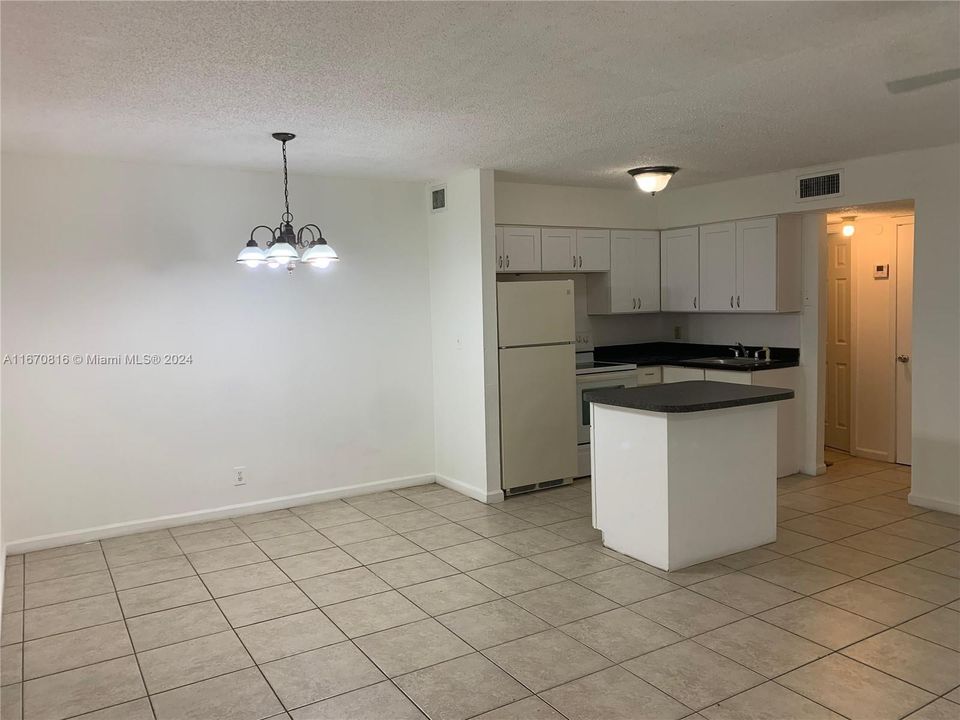 For Rent: $1,600 (1 beds, 1 baths, 600 Square Feet)