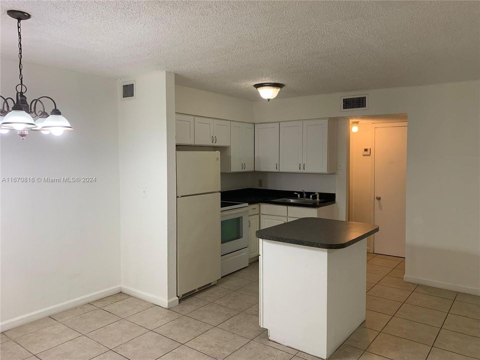 For Rent: $1,600 (1 beds, 1 baths, 600 Square Feet)