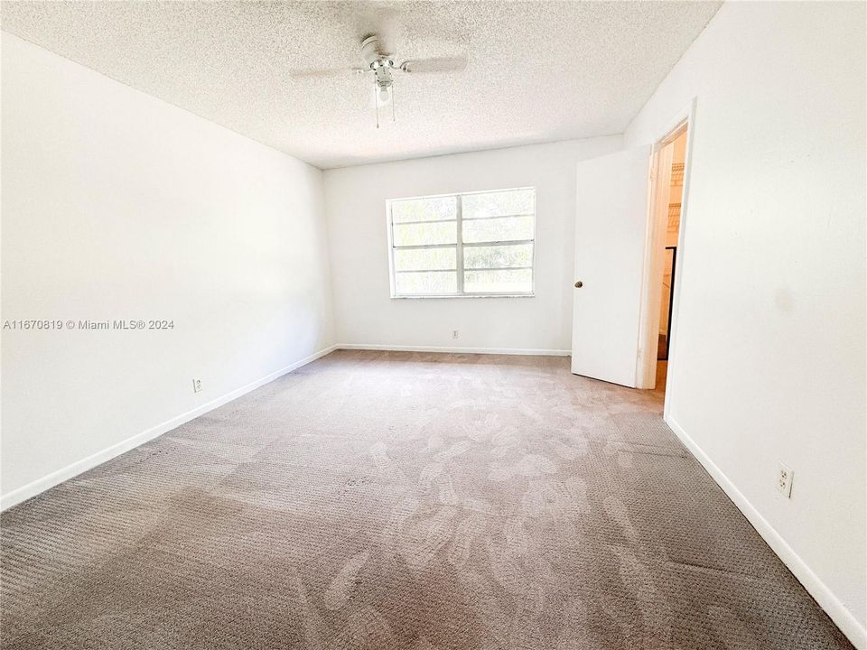 For Sale: $220,000 (2 beds, 1 baths, 1224 Square Feet)