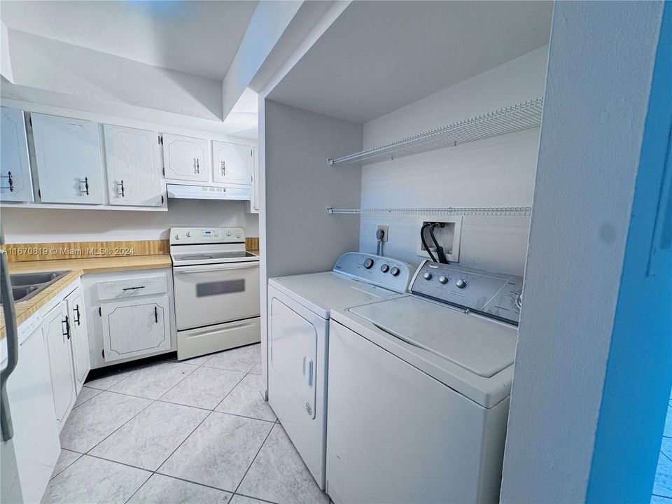 For Sale: $220,000 (2 beds, 1 baths, 1224 Square Feet)