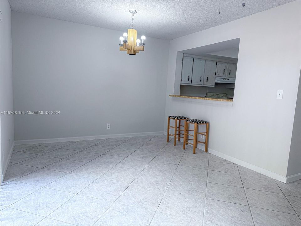 For Sale: $220,000 (2 beds, 1 baths, 1224 Square Feet)