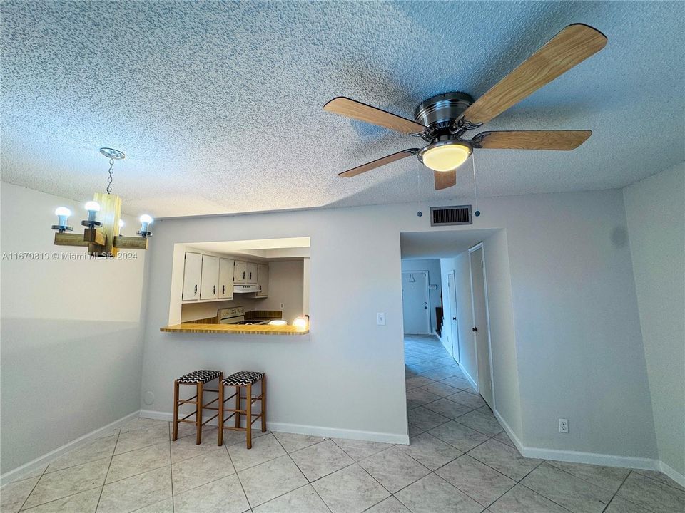 For Sale: $220,000 (2 beds, 1 baths, 1224 Square Feet)