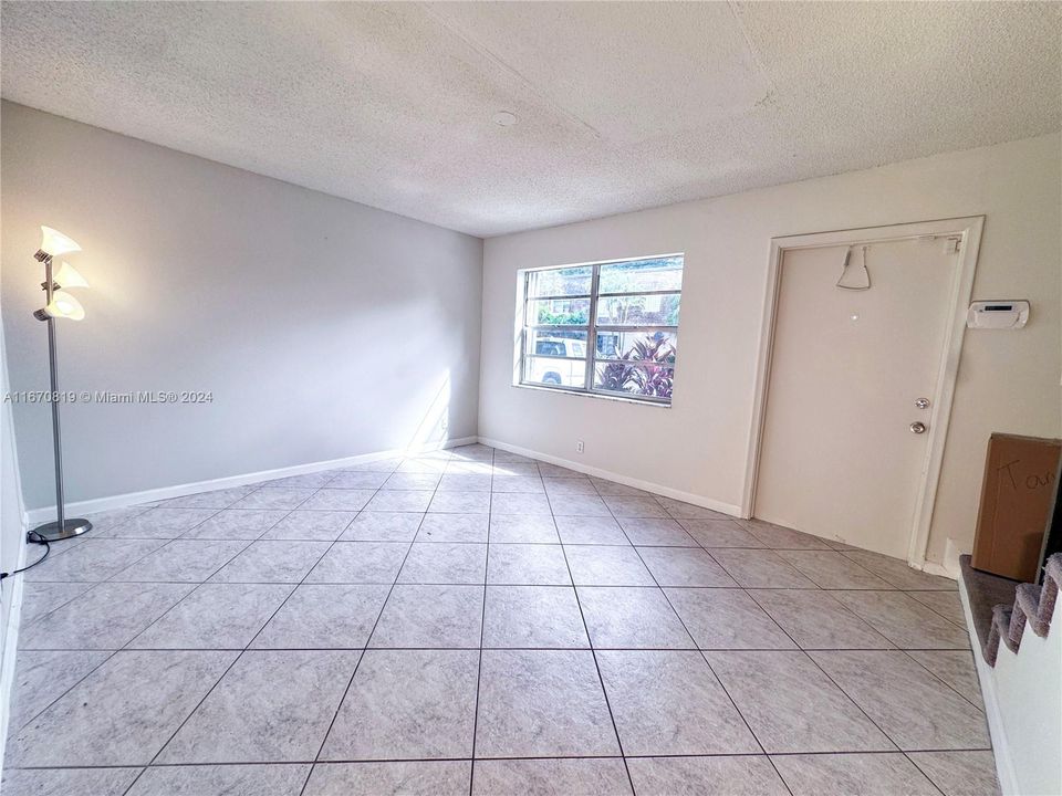 For Sale: $220,000 (2 beds, 1 baths, 1224 Square Feet)