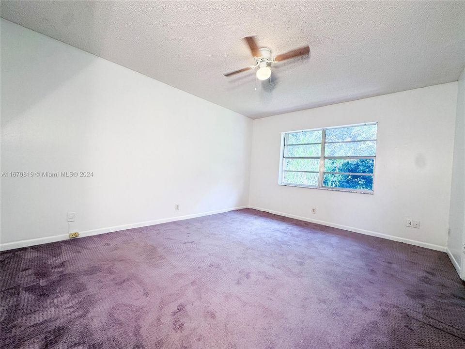 For Sale: $220,000 (2 beds, 1 baths, 1224 Square Feet)