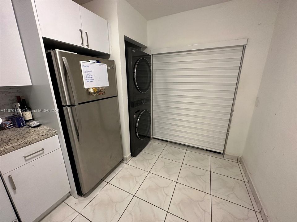 For Rent: $2,800 (2 beds, 2 baths, 1010 Square Feet)