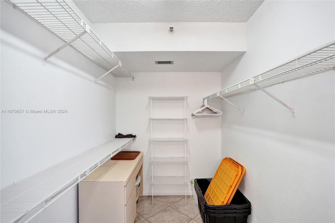 For Sale: $265,000 (2 beds, 2 baths, 1222 Square Feet)