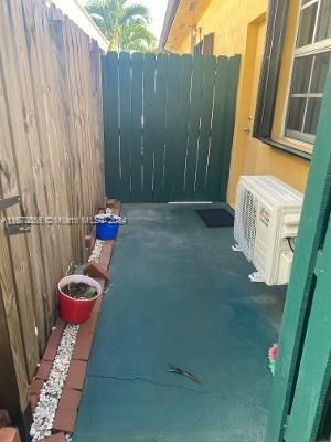 For Rent: $1,200 (1 beds, 1 baths, 1329 Square Feet)