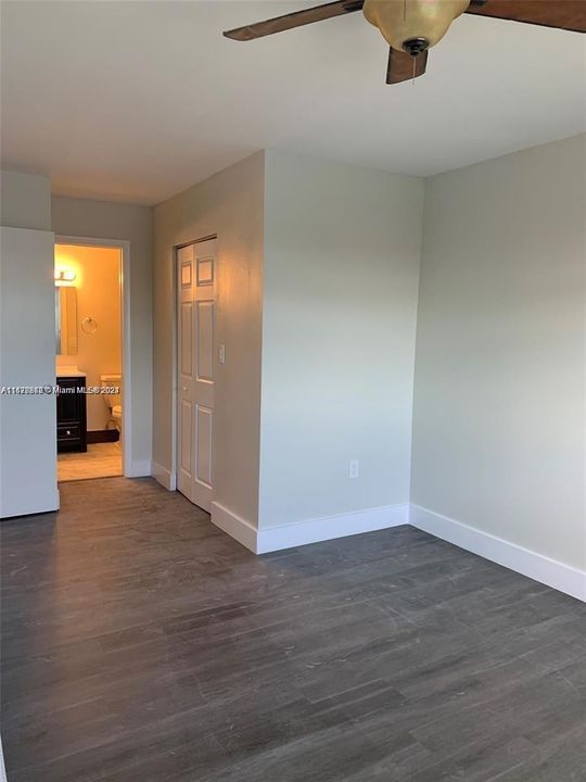 For Rent: $2,350 (2 beds, 2 baths, 896 Square Feet)