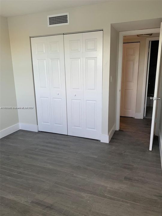 For Rent: $2,350 (2 beds, 2 baths, 896 Square Feet)