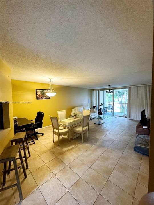 For Rent: $2,150 (2 beds, 2 baths, 1315 Square Feet)