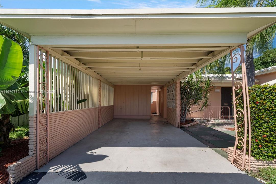 For Sale: $850,000 (3 beds, 2 baths, 1374 Square Feet)