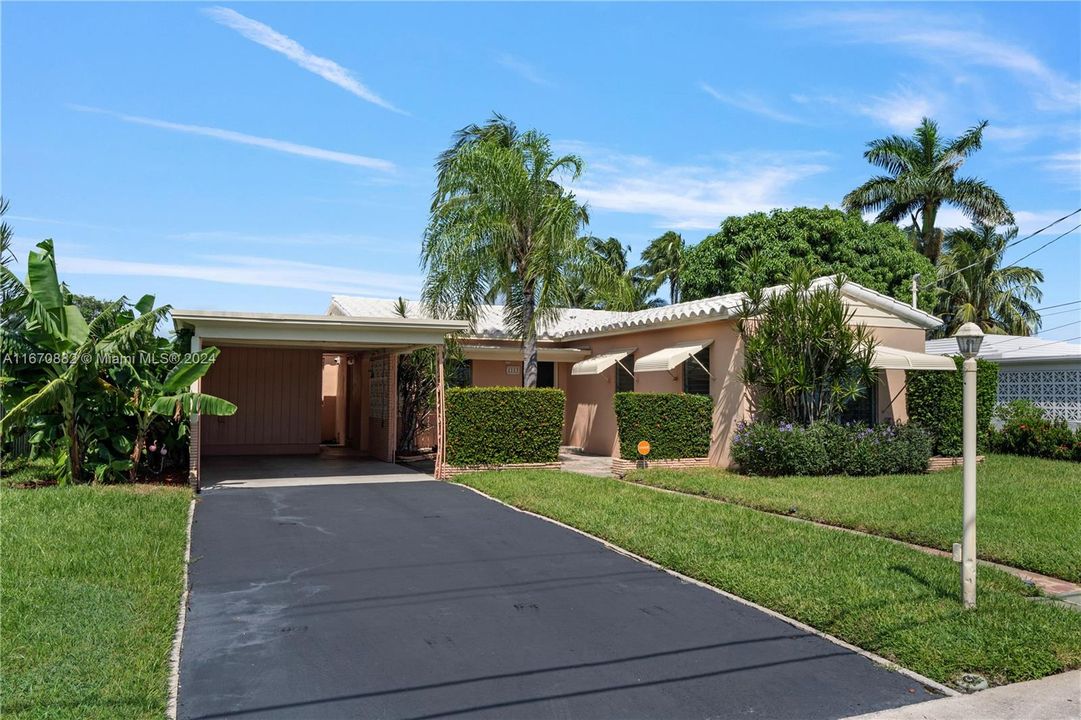 For Sale: $850,000 (3 beds, 2 baths, 1374 Square Feet)