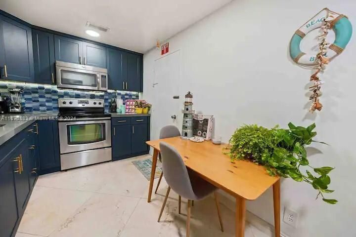 En Venta: $549,900 (1 camas, 1 baños, 1070 Pies cuadrados)