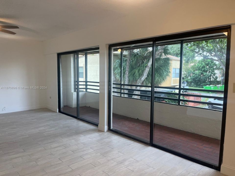 En Venta: $299,000 (2 camas, 1 baños, 1000 Pies cuadrados)