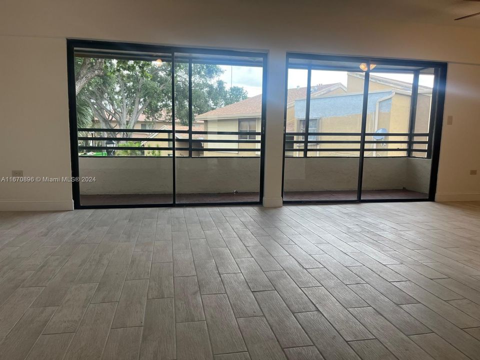 En Venta: $299,000 (2 camas, 1 baños, 1000 Pies cuadrados)