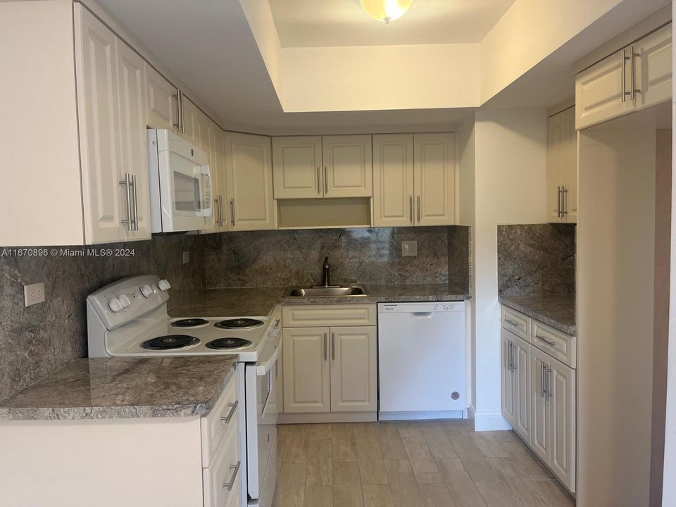 En Venta: $299,000 (2 camas, 1 baños, 1000 Pies cuadrados)