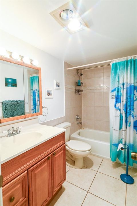 For Sale: $275,000 (2 beds, 2 baths, 1144 Square Feet)