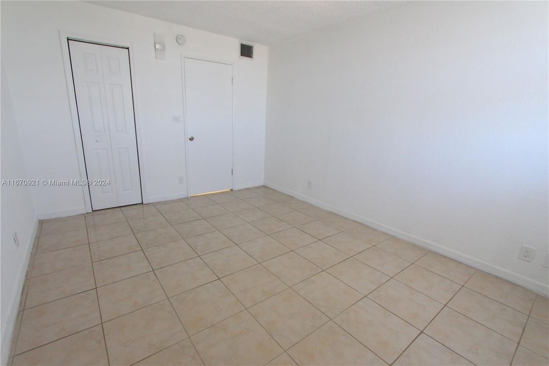 For Rent: $1,875 (1 beds, 1 baths, 605 Square Feet)