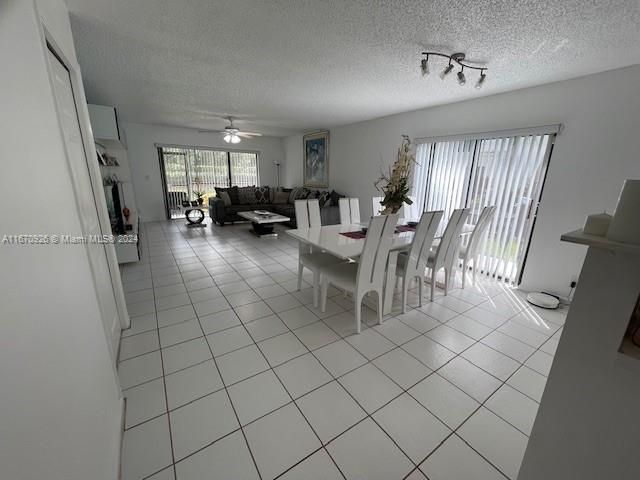 For Sale: $335,000 (2 beds, 2 baths, 1220 Square Feet)