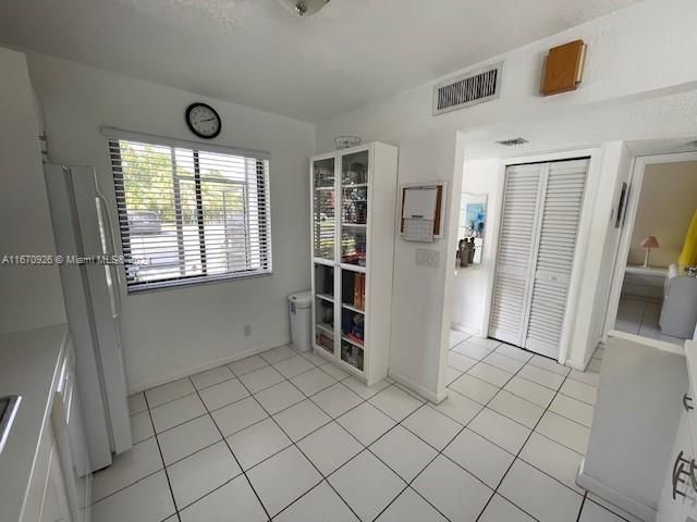 En Venta: $335,000 (2 camas, 2 baños, 1220 Pies cuadrados)