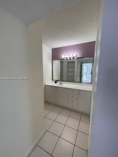 For Sale: $335,000 (2 beds, 2 baths, 1220 Square Feet)