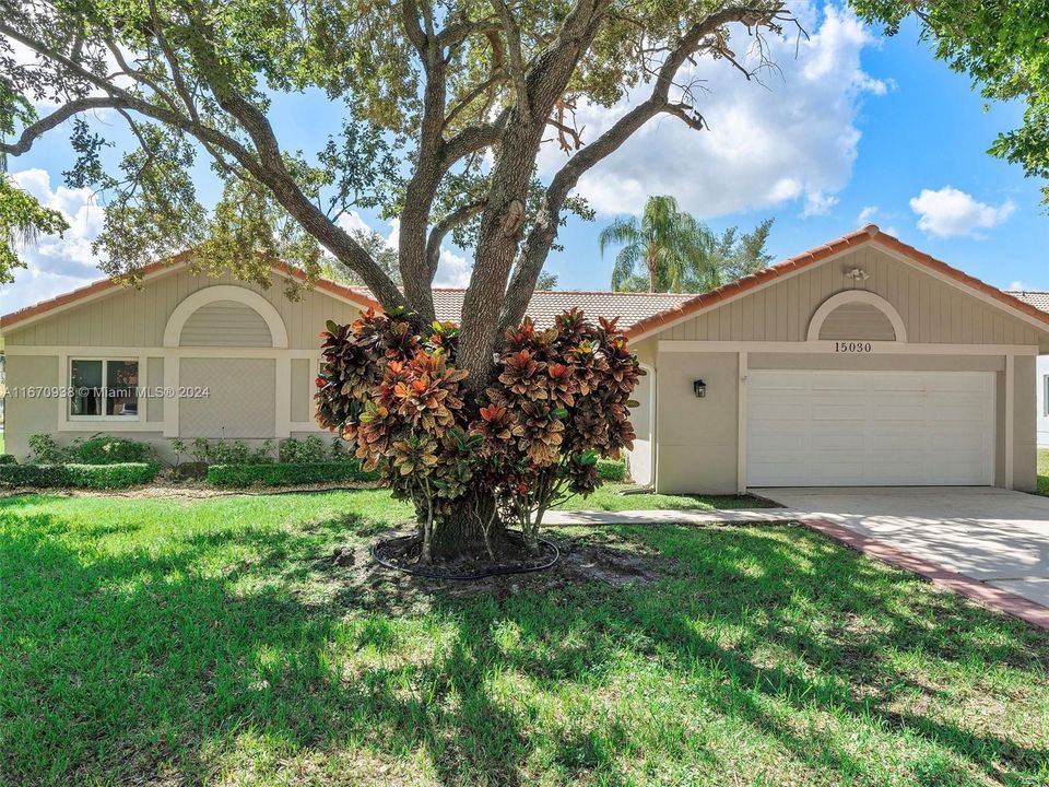 For Sale: $895,000 (4 beds, 2 baths, 2359 Square Feet)