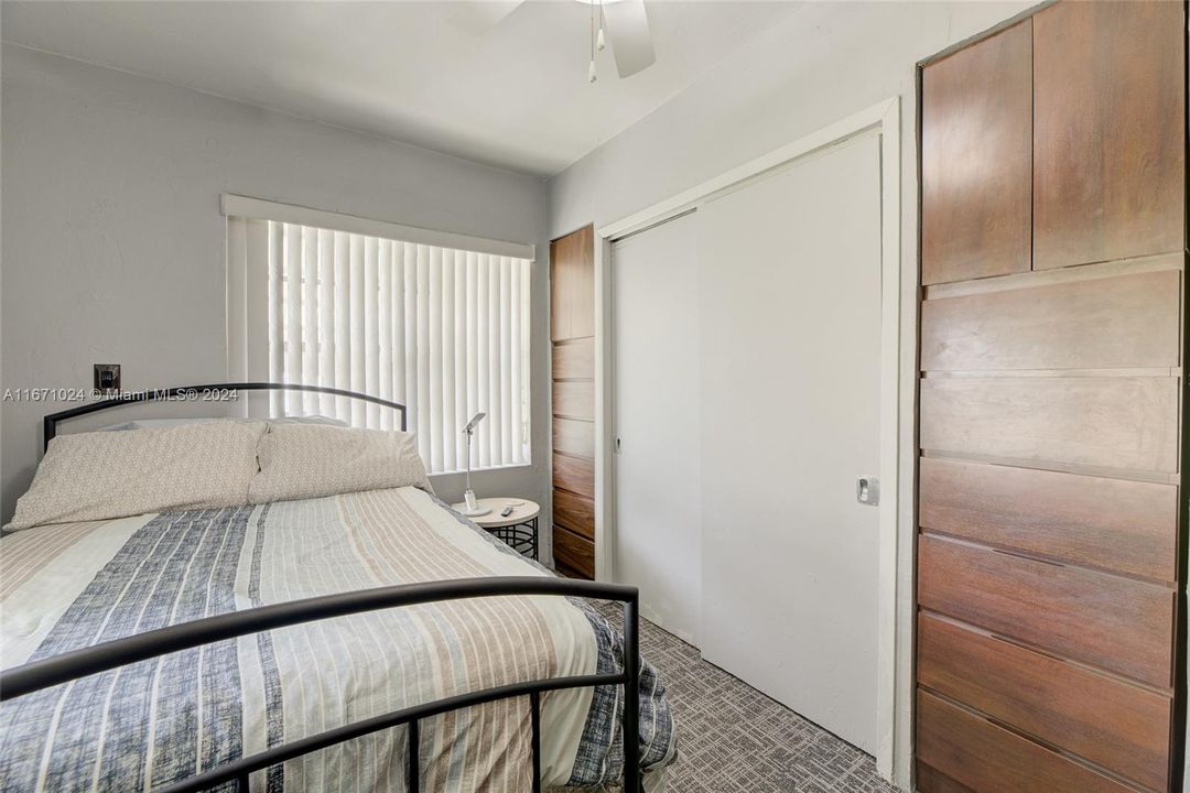 For Sale: $475,000 (2 beds, 1 baths, 1054 Square Feet)