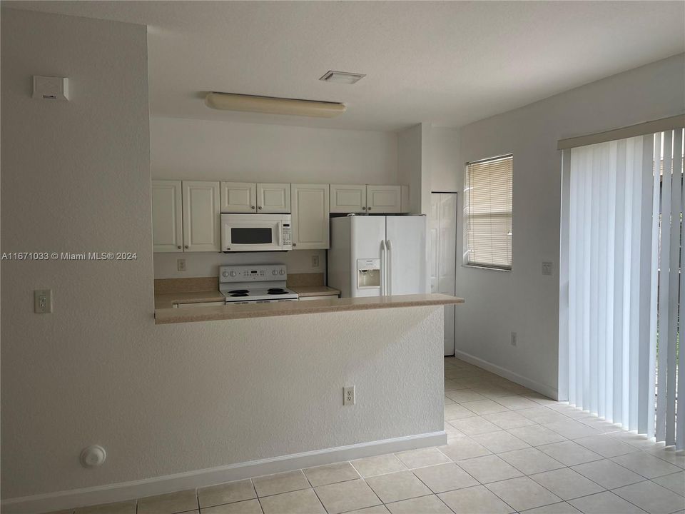 For Rent: $2,900 (3 beds, 2 baths, 1733 Square Feet)