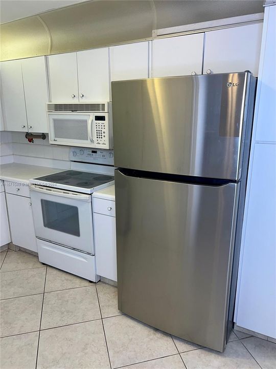 合同活跃: $120,000 (2 贝兹, 2 浴室, 1170 平方英尺)