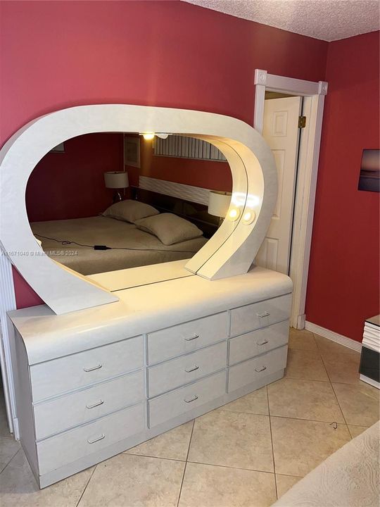 合同活跃: $120,000 (2 贝兹, 2 浴室, 1170 平方英尺)