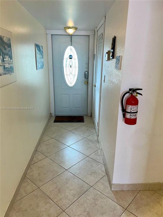 合同活跃: $120,000 (2 贝兹, 2 浴室, 1170 平方英尺)