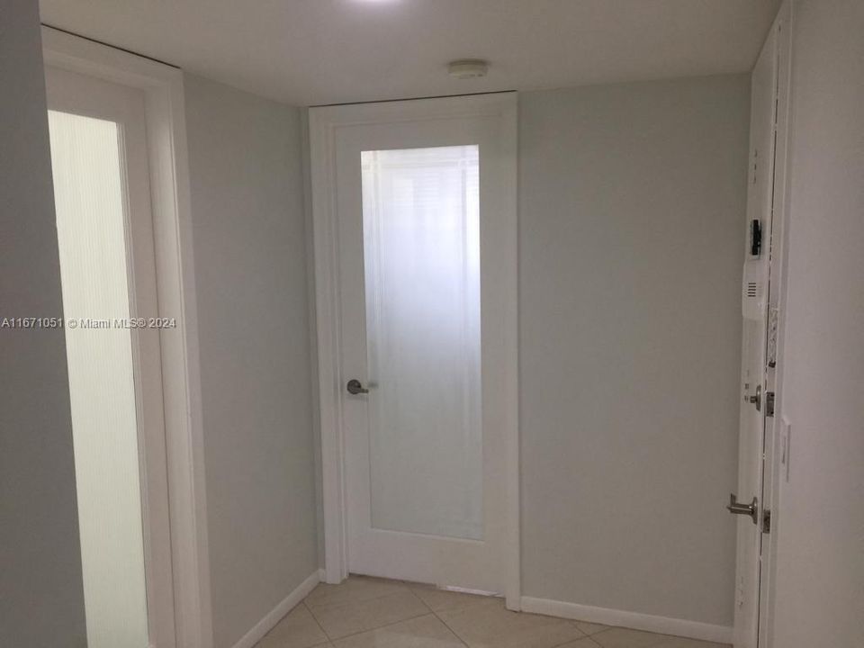 For Rent: $1,800 (2 beds, 1 baths, 795 Square Feet)