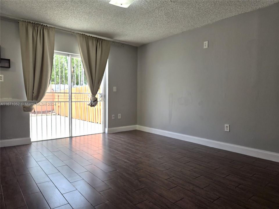 For Rent: $3,150 (3 beds, 2 baths, 1716 Square Feet)