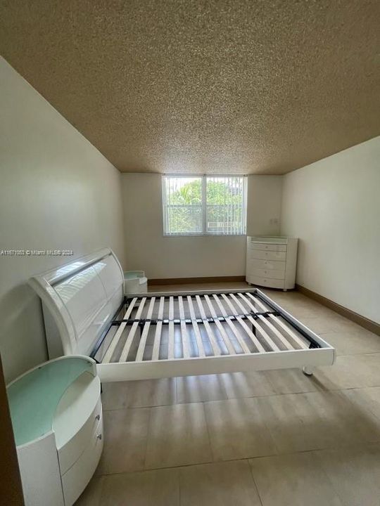 For Rent: $1,850 (1 beds, 1 baths, 673 Square Feet)