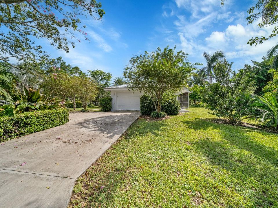 For Sale: $575,000 (3 beds, 2 baths, 1736 Square Feet)