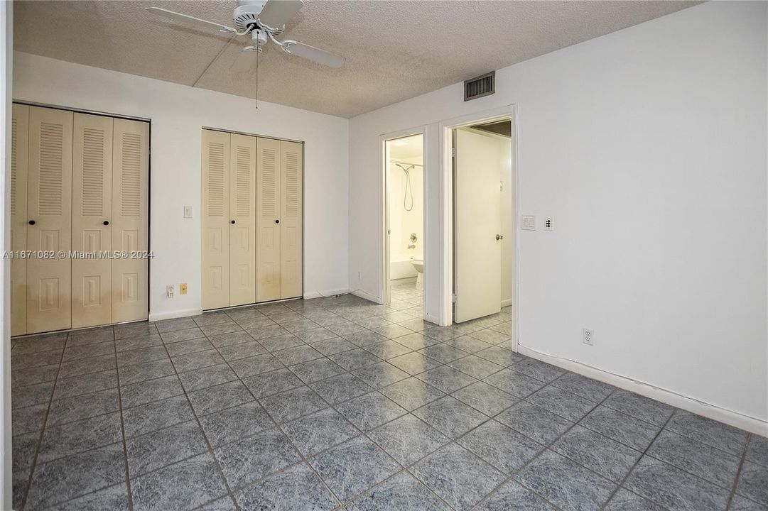 For Sale: $145,000 (1 beds, 1 baths, 811 Square Feet)