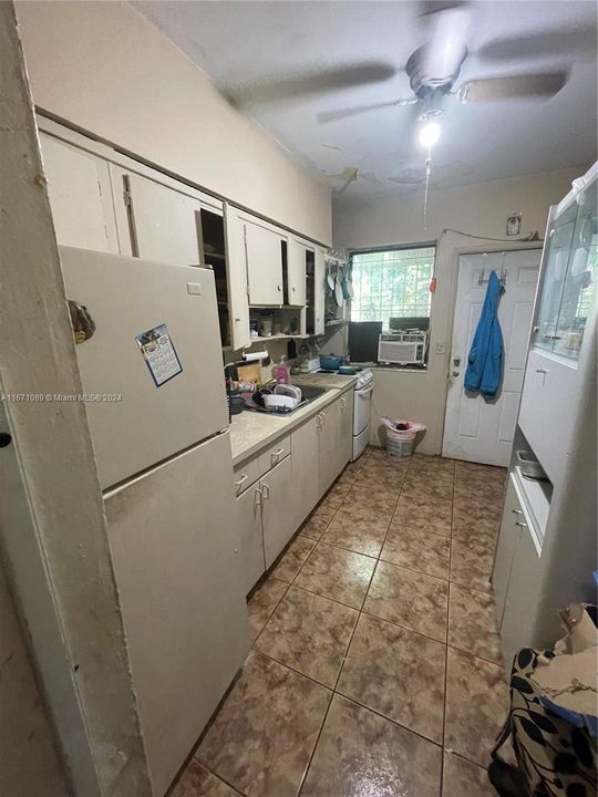 En Venta: $585,000 (0 camas, 0 baños, 1601 Pies cuadrados)