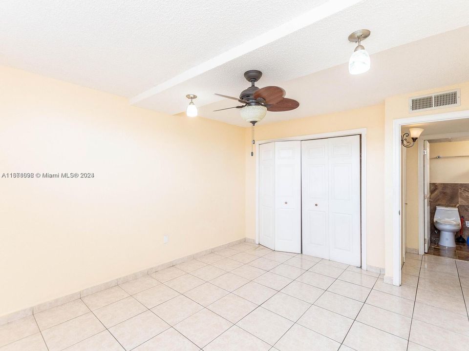 For Sale: $225,000 (2 beds, 1 baths, 770 Square Feet)