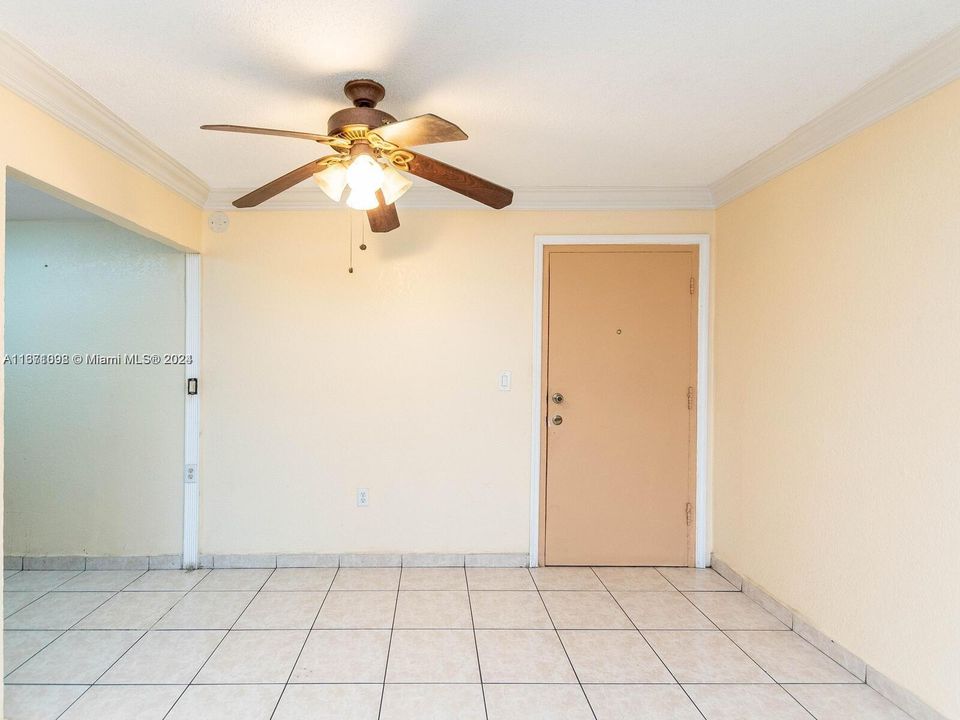 For Sale: $225,000 (2 beds, 1 baths, 770 Square Feet)