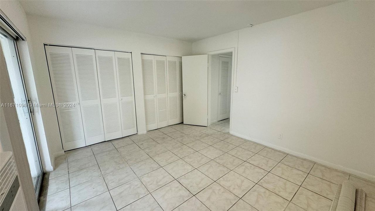 For Rent: $1,400 (1 beds, 1 baths, 570 Square Feet)