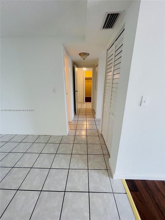 For Rent: $1,850 (2 beds, 2 baths, 1220 Square Feet)