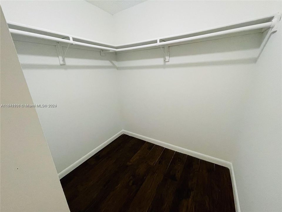 For Rent: $1,850 (2 beds, 2 baths, 1220 Square Feet)