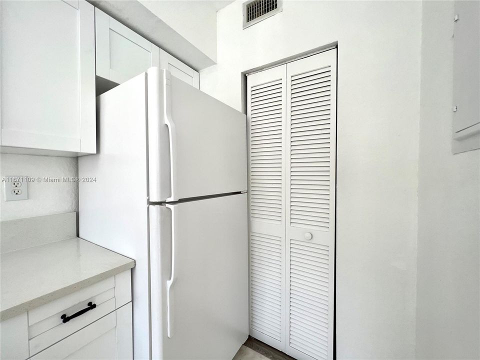 For Rent: $2,600 (3 beds, 2 baths, 1150 Square Feet)