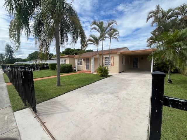 For Sale: $898,000 (4 beds, 2 baths, 1863 Square Feet)