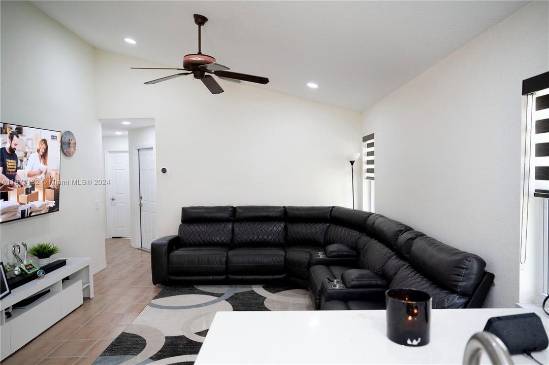 For Rent: $4,100 (3 beds, 2 baths, 1505 Square Feet)