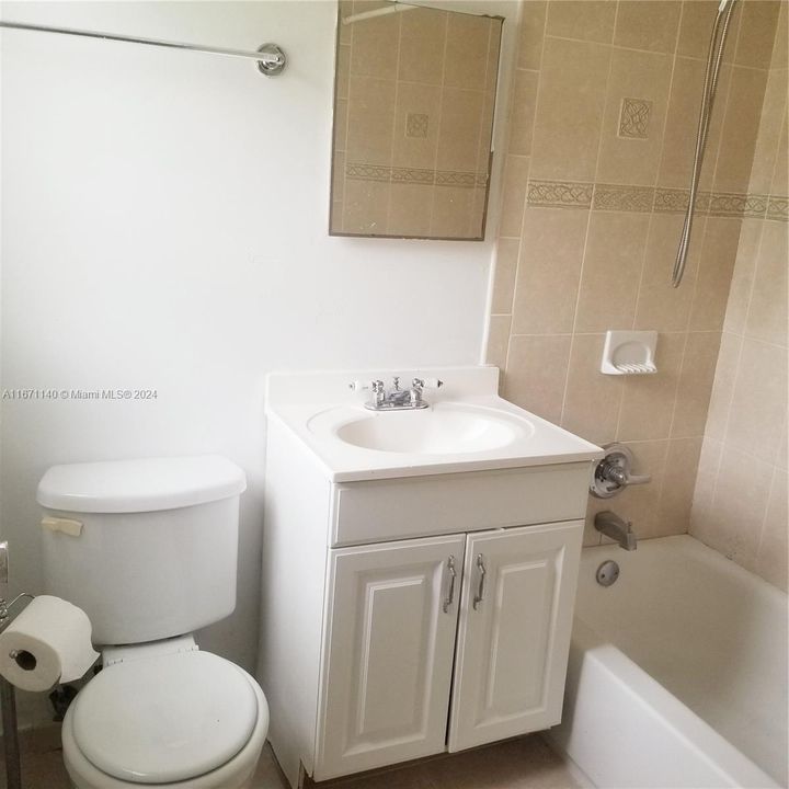 For Rent: $2,250 (2 beds, 2 baths, 826 Square Feet)