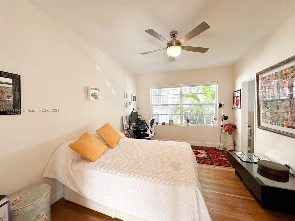 For Sale: $665,000 (2 beds, 2 baths, 1118 Square Feet)