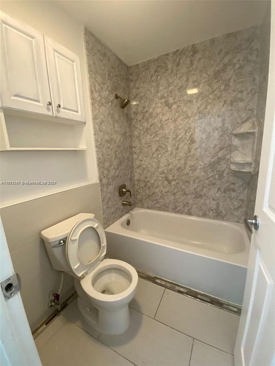 For Rent: $2,100 (2 beds, 1 baths, 940 Square Feet)