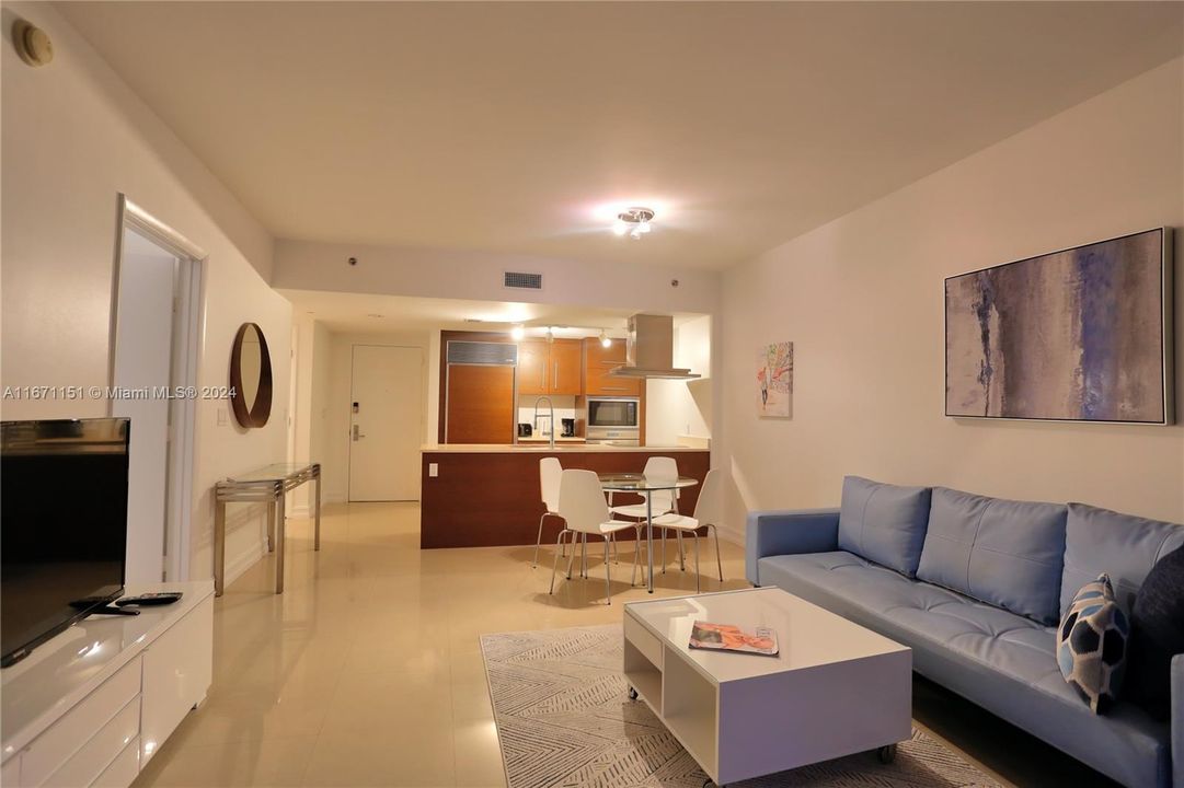 For Sale: $735,000 (1 beds, 1 baths, 790 Square Feet)