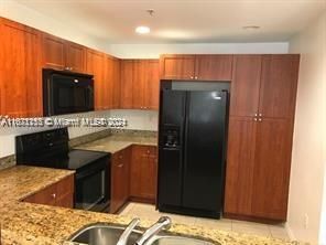 For Rent: $2,700 (3 beds, 2 baths, 1207 Square Feet)